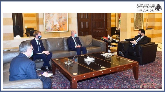 الرئيس دياب يستقبل السفير الهولندي في لبنان هانس بيتر فاندير وود