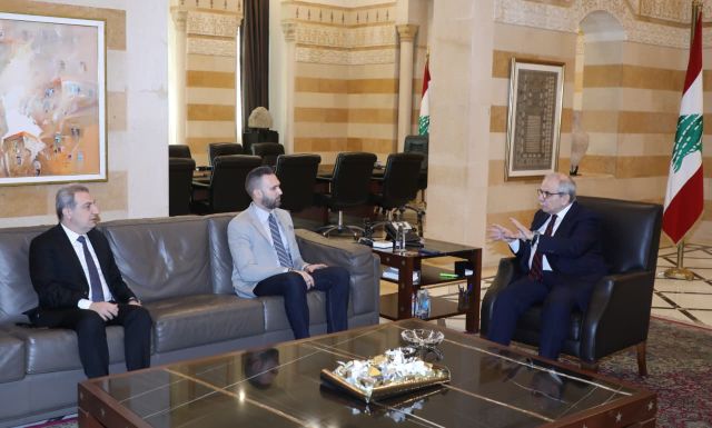 الرئيس سلام يستقبل رئيس الحزب التقدمي الاشتراكي النائب تيمور جنبلاط وعضو اللقاء الديموقراطي النائب وائل أبو فاعور