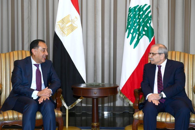 الرئيس سلام يستقبل رئيس الحكومة المصرية مصطفى مدبولي في مطار رفيق الحريري