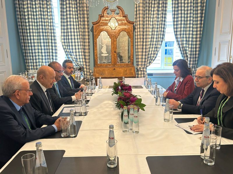 الرئيس سلام يلتقي رئيس مجلس القيادة الرئاسي في الجمهورية اليمنية الدكتور رشاد العليمي